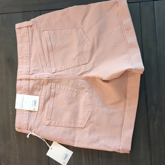 Free Assembly Shorts - Picture 4 of 6